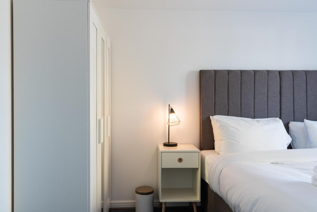 Suites By Rehoboth - Abbey Wood Station - London Zone 4 Exterior photo